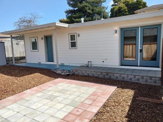 Dela Rosa Avenue, Monterey, CA 93940