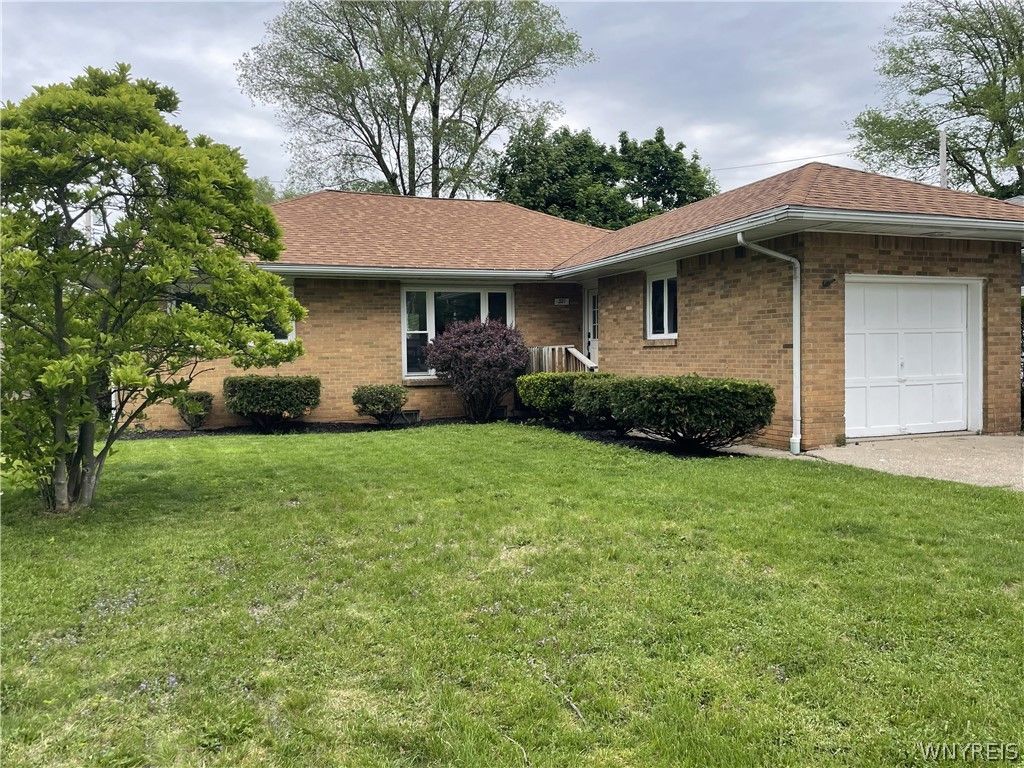 321 Grimsby Road, Tonawanda, NY 14223