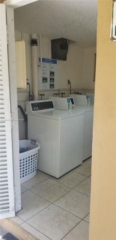 5500 SW 77th Ct 204, Miami, FL 33155