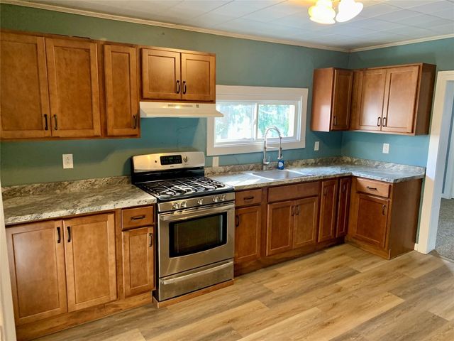 130 S MAIN Street, Springboro, PA 16435