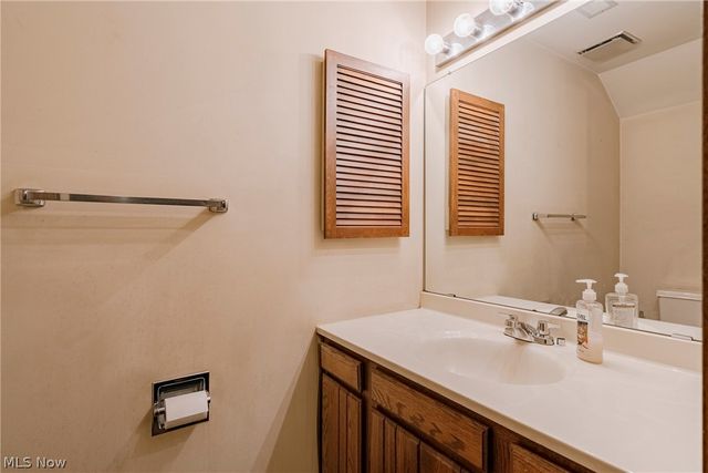 2889 Charing Cross Road NW, Canton, OH 44708