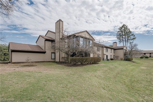 2889 Charing Cross Road NW, Canton, OH 44708