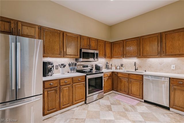 2889 Charing Cross Road NW, Canton, OH 44708