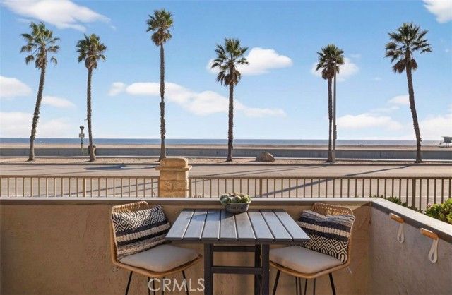 218 E Surfside, Port Hueneme, CA 93041