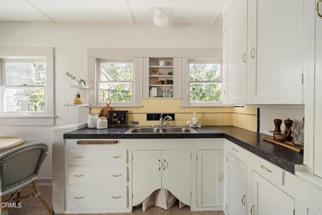 2843 Los Olivos Lane, La Crescenta, CA 91214