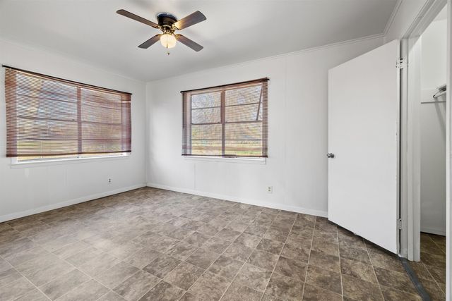 501 E Eddy, Gladewater, TX 75647