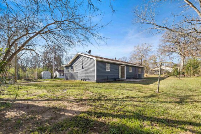 501 E Eddy, Gladewater, TX 75647