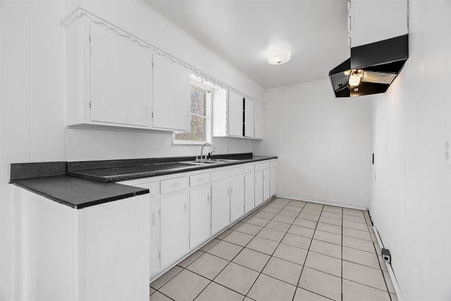 501 E Eddy, Gladewater, TX 75647