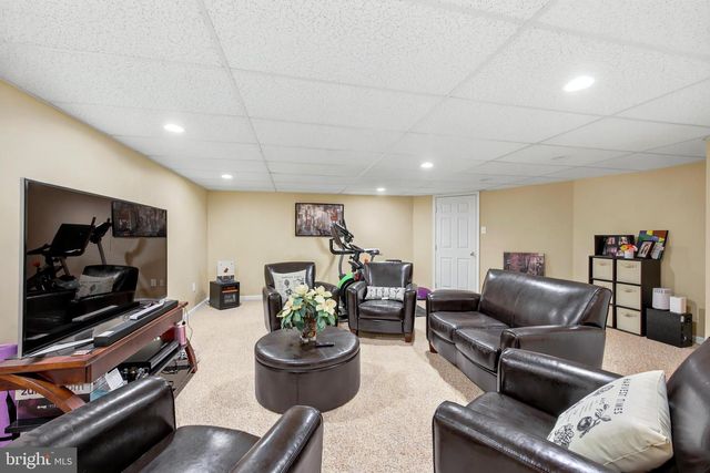 98 WALKER RD, Royersford, PA 19468