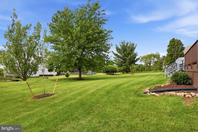 98 WALKER RD, Royersford, PA 19468