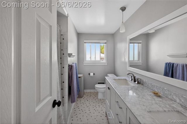 33942 Coachwood Drive, Sterling Heights, MI 48312