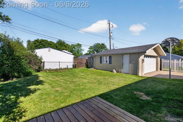 33942 Coachwood Drive, Sterling Heights, MI 48312