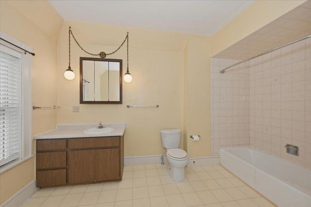 2004 E 5th Street, Superior, WI 54880