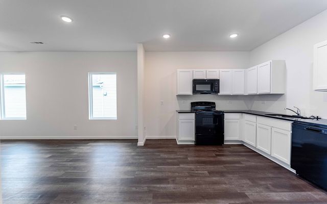 97 Stonehenge Ln, Manchester, TN 37355