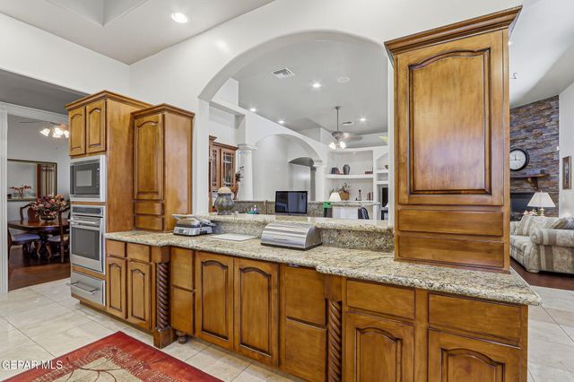 6340 FRANKLIN RED Drive, El Paso, TX 79912