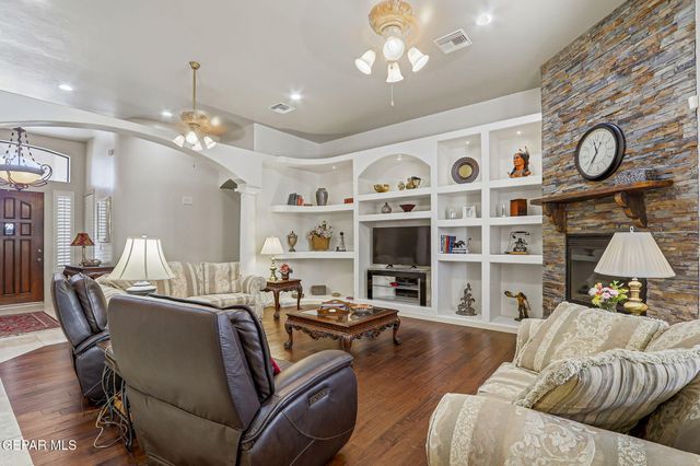 6340 FRANKLIN RED Drive, El Paso, TX 79912