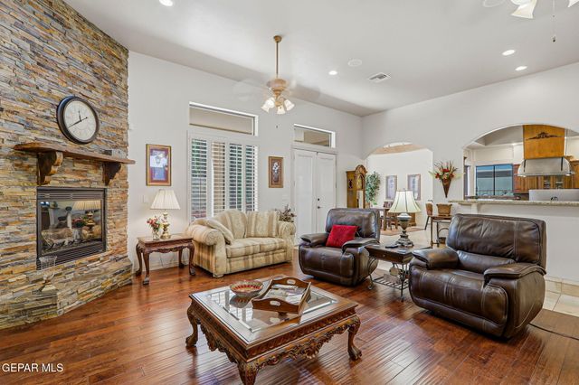 6340 FRANKLIN RED Drive, El Paso, TX 79912