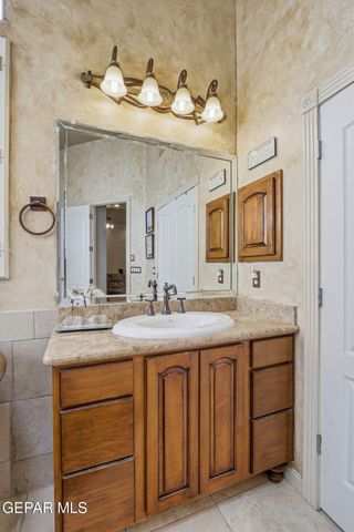 6340 FRANKLIN RED Drive, El Paso, TX 79912