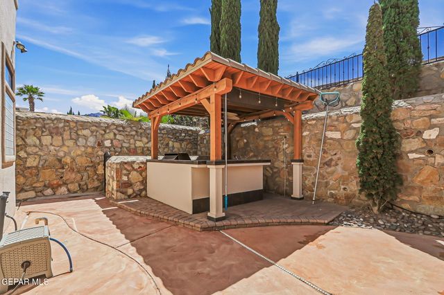6340 FRANKLIN RED Drive, El Paso, TX 79912