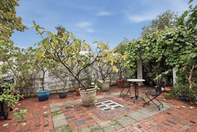 127 Cushing St, Cambridge, MA 02138