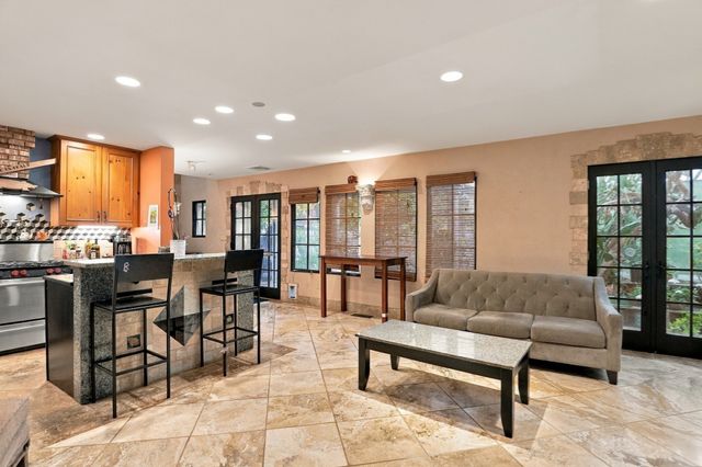 127 Cushing St, Cambridge, MA 02138