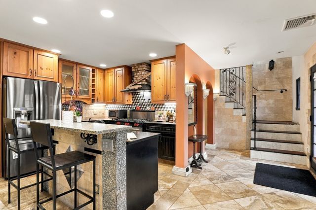 127 Cushing St, Cambridge, MA 02138