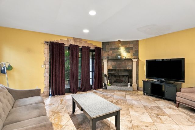 127 Cushing St, Cambridge, MA 02138