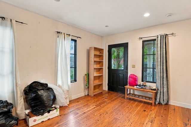 127 Cushing St, Cambridge, MA 02138