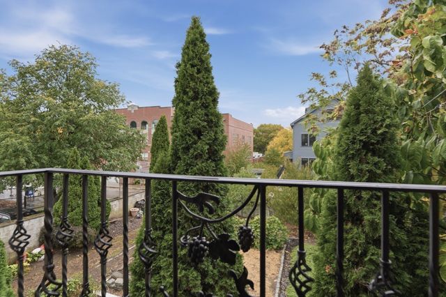 127 Cushing St, Cambridge, MA 02138