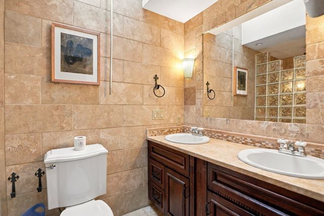 127 Cushing St, Cambridge, MA 02138