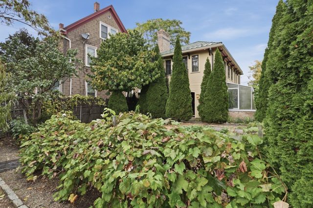 127 Cushing St, Cambridge, MA 02138
