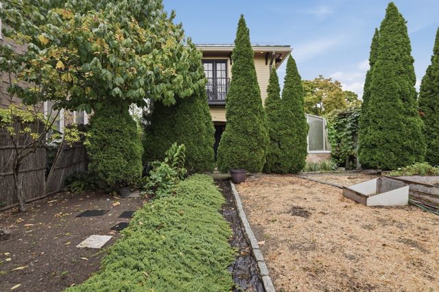 127 Cushing St, Cambridge, MA 02138