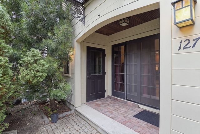 127 Cushing St, Cambridge, MA 02138