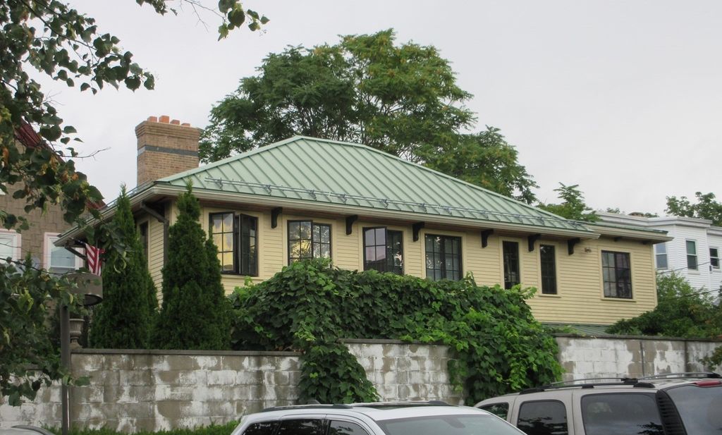 127 Cushing St, Cambridge, MA 02138