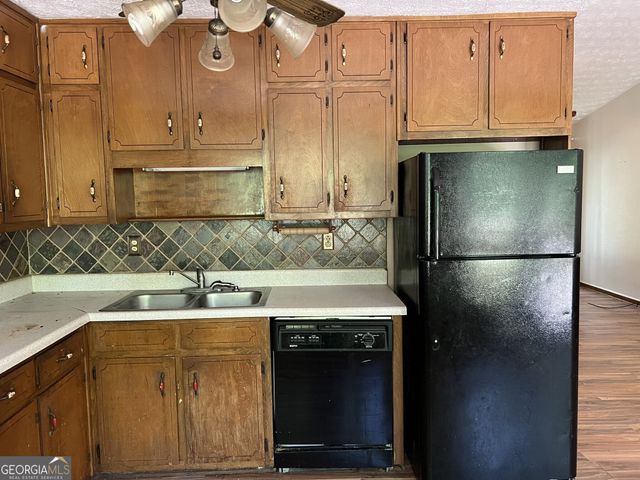 816 Cedar Lake Drive SE, Conyers, GA 30094