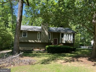 816 Cedar Lake Drive SE, Conyers, GA 30094