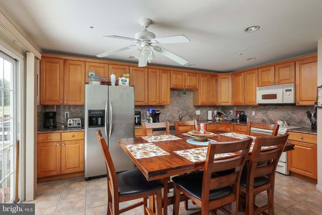 126 HIDDEN DR, Blackwood, NJ 08012