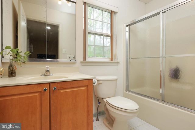 126 HIDDEN DR, Blackwood, NJ 08012