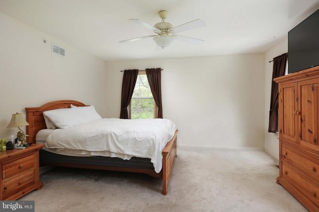 126 HIDDEN DR, Blackwood, NJ 08012