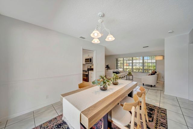 1251 SW 67th Avenue, Plantation, FL 33317