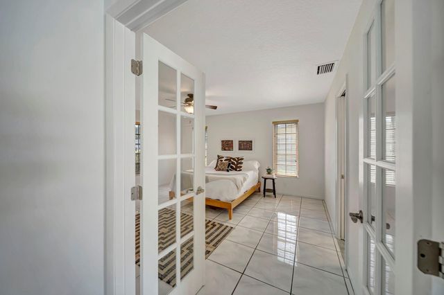 1251 SW 67th Avenue, Plantation, FL 33317