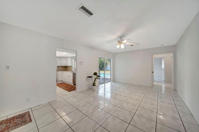 1251 SW 67th Avenue, Plantation, FL 33317