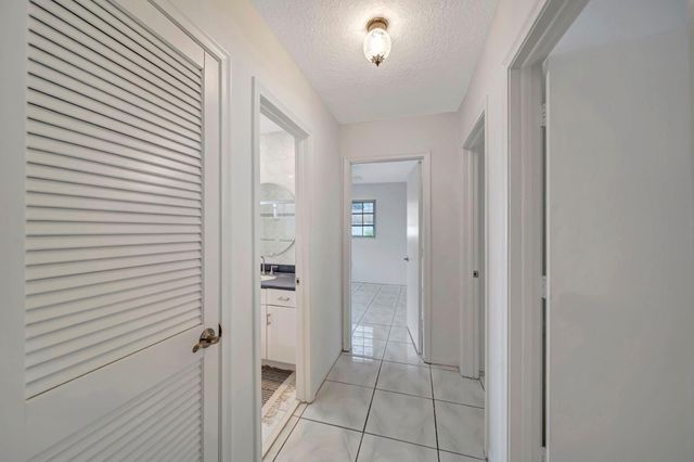 1251 SW 67th Avenue, Plantation, FL 33317