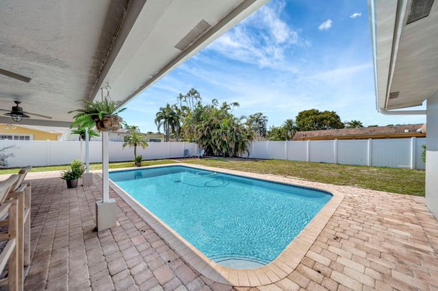 1251 SW 67th Avenue, Plantation, FL 33317