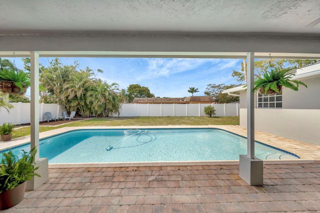 1251 SW 67th Avenue, Plantation, FL 33317