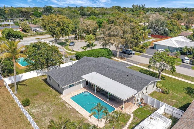 1251 SW 67th Avenue, Plantation, FL 33317