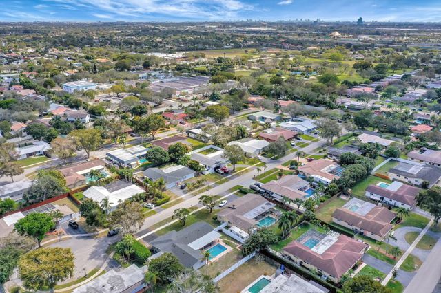 1251 SW 67th Avenue, Plantation, FL 33317