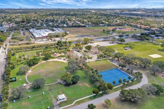 1251 SW 67th Avenue, Plantation, FL 33317