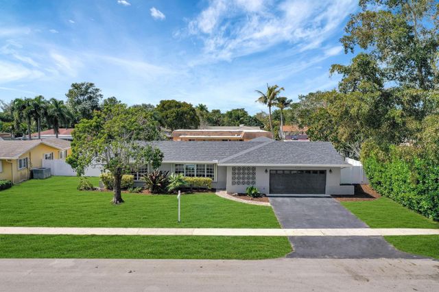 1251 SW 67th Avenue, Plantation, FL 33317