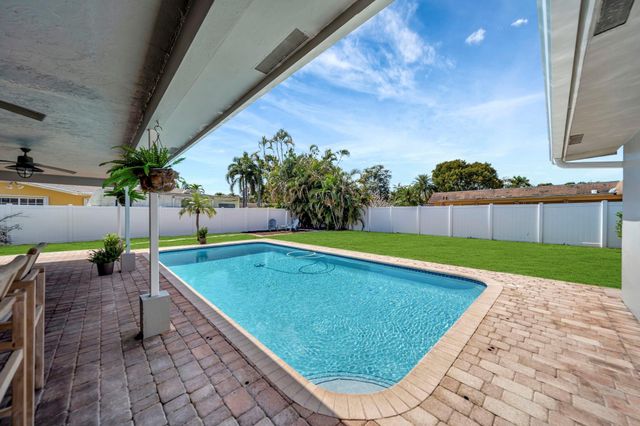 1251 SW 67th Avenue, Plantation, FL 33317